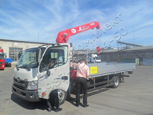 Бортовой Hino-300 с КМУ